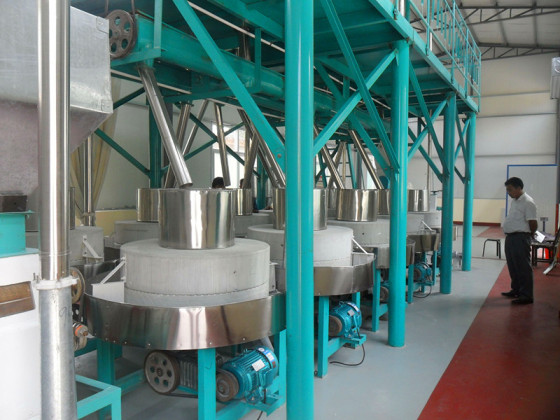 石磨磨粉機(jī) 石磨磨粉機(jī)